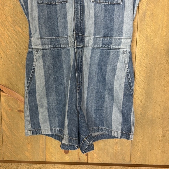 Lee short Union-Alls Size Small Hints of Blue stripes Size Small 100% cotton - Picture 8 of 16
